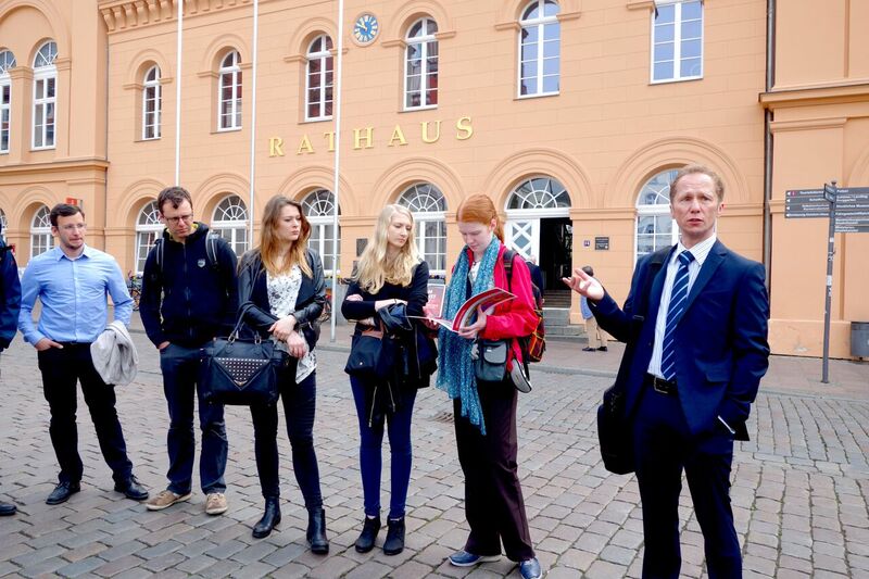 Treffen vor dem Schweriner Rathaus Treffen vor dem Schweriner Rathaus
