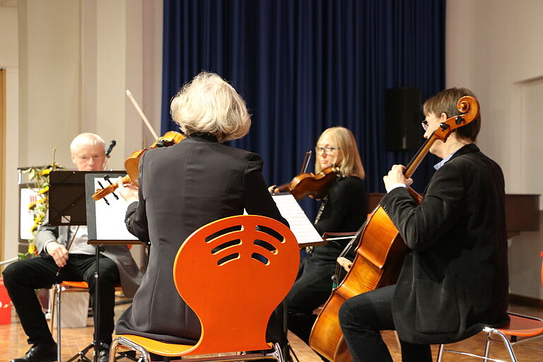 Das Streichquartett Vorpommern auf der Bühne fotografiert.