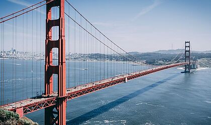 Das Bild zeigt die Golden Gate-Bridge in San Francisco 